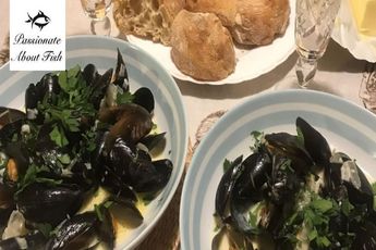 Mussels In Garlic, Cream & White Wine